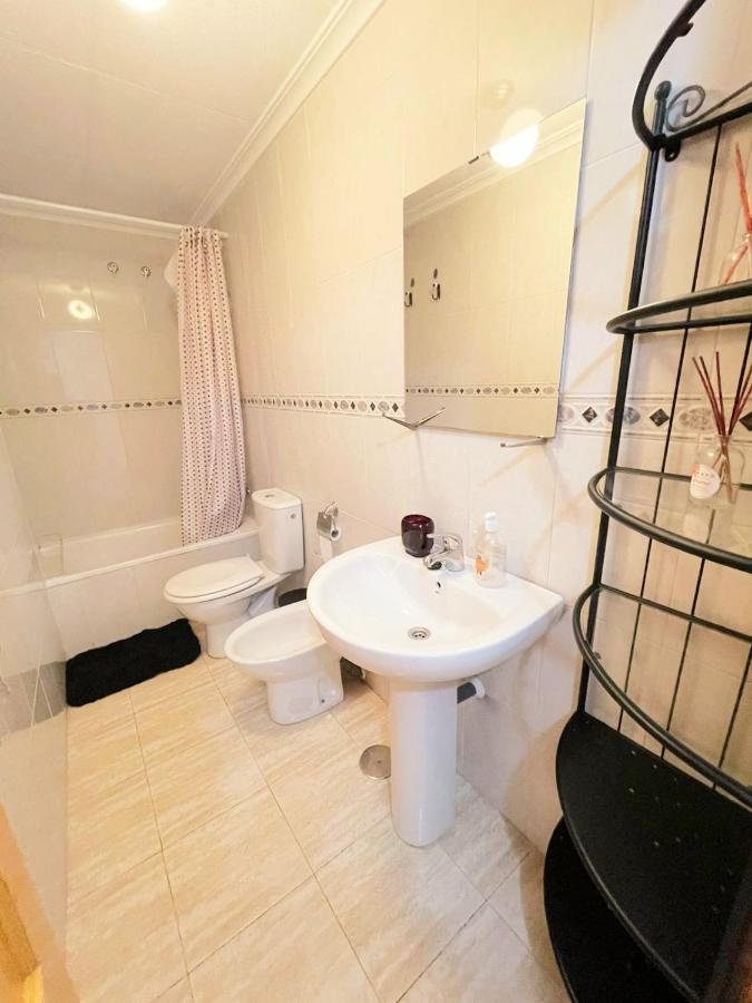 Luminous T2 A La Playa Bydivas! Pool, & Parking Apartment *