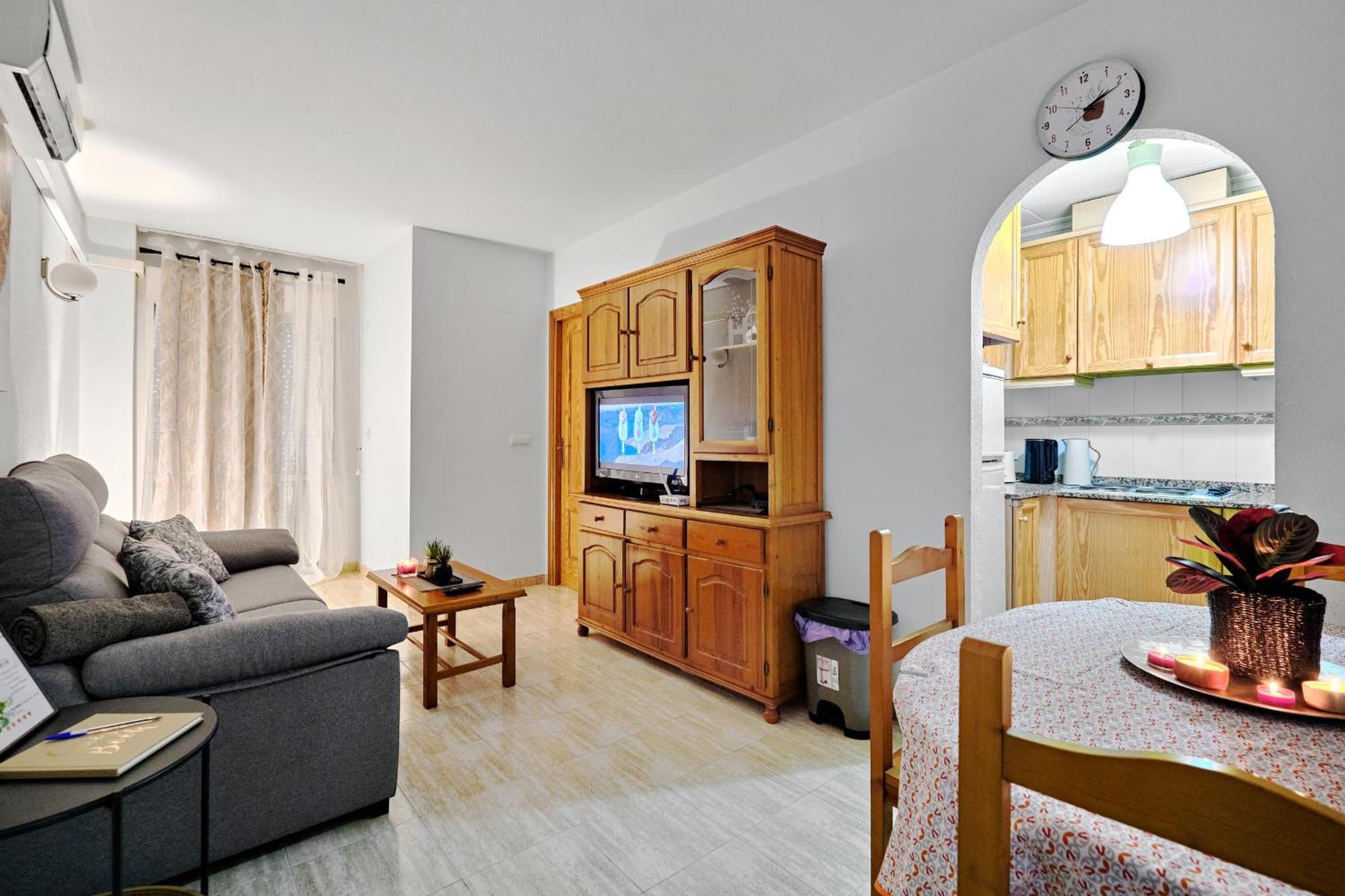 Apartment Luminous T2 A La Playa Bydivas! Pool, & Parking Torrevieja
